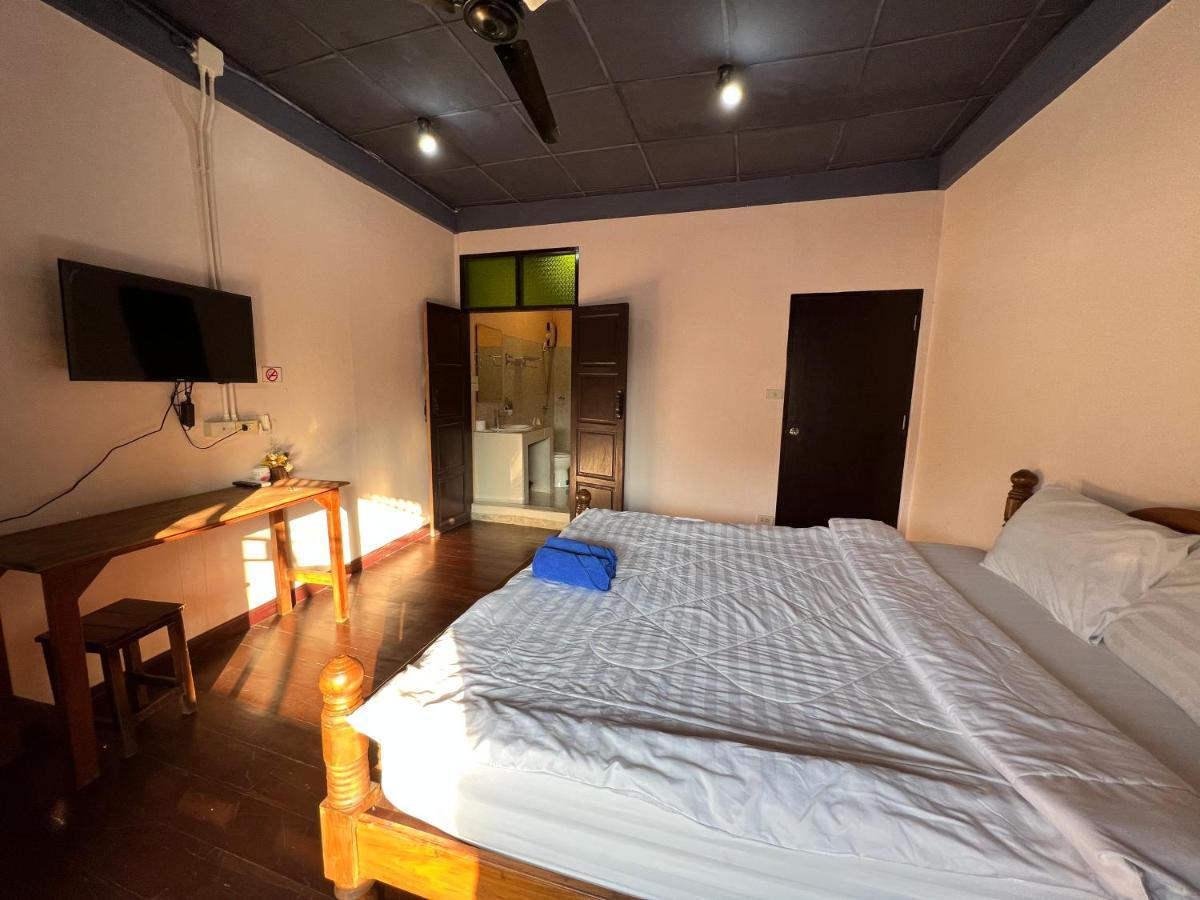 Madera House Chiang Mai — Photos 1